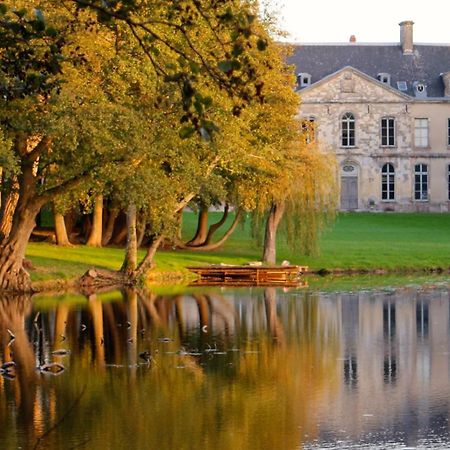 Neufmesnil Abbaye De Blanchelande Bed & Breakfast エクステリア 写真