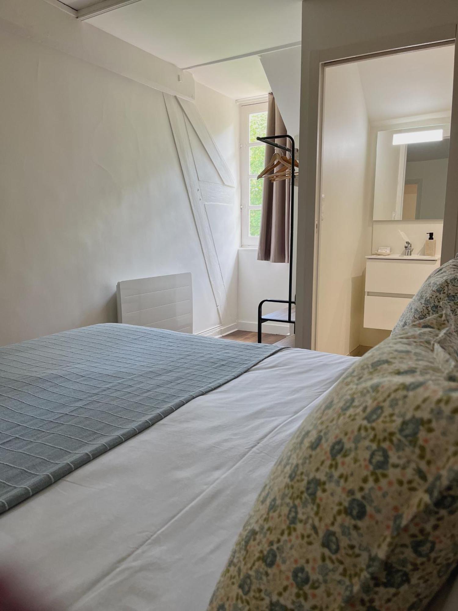Neufmesnil Abbaye De Blanchelande Bed & Breakfast 部屋 写真