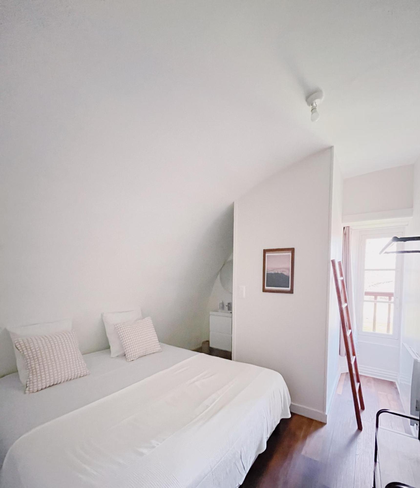 Neufmesnil Abbaye De Blanchelande Bed & Breakfast エクステリア 写真