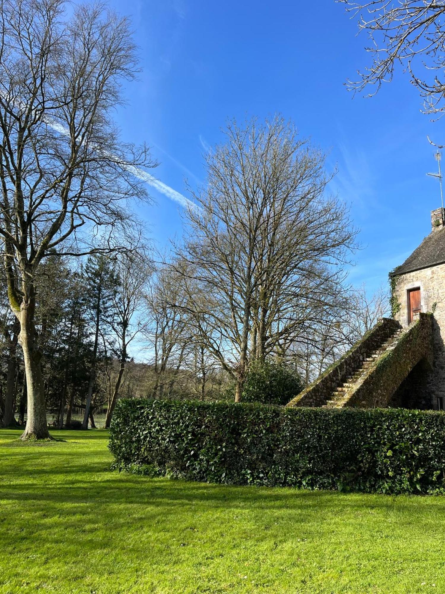 Neufmesnil Abbaye De Blanchelande Bed & Breakfast エクステリア 写真