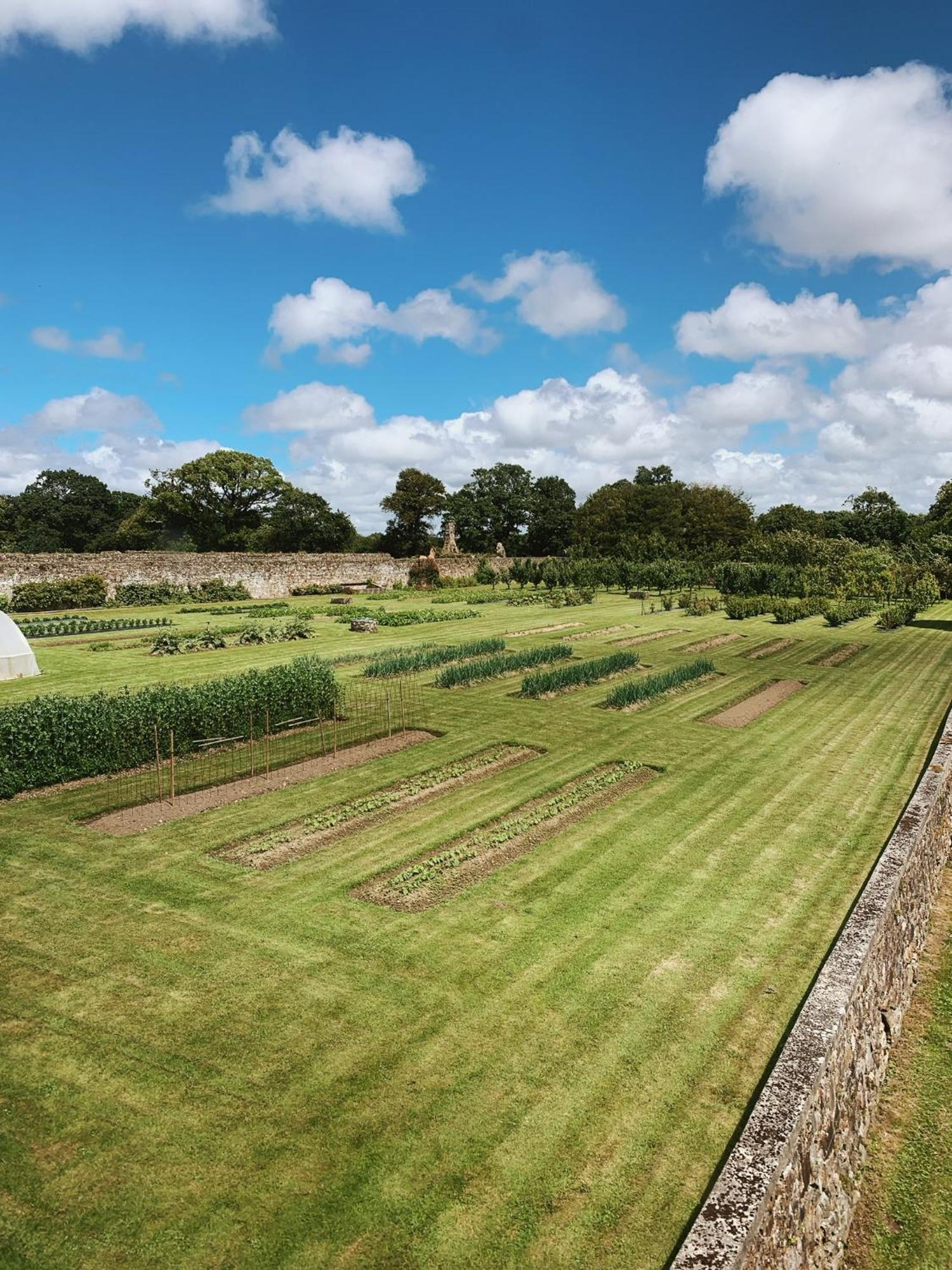 Neufmesnil Abbaye De Blanchelande Bed & Breakfast エクステリア 写真