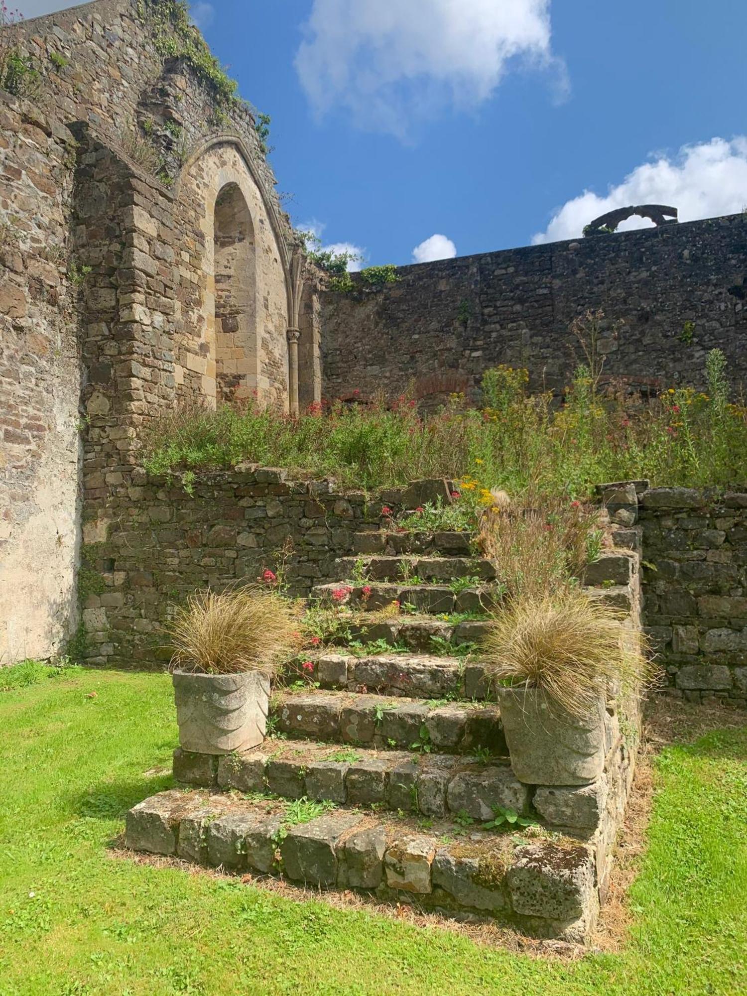 Neufmesnil Abbaye De Blanchelande Bed & Breakfast エクステリア 写真