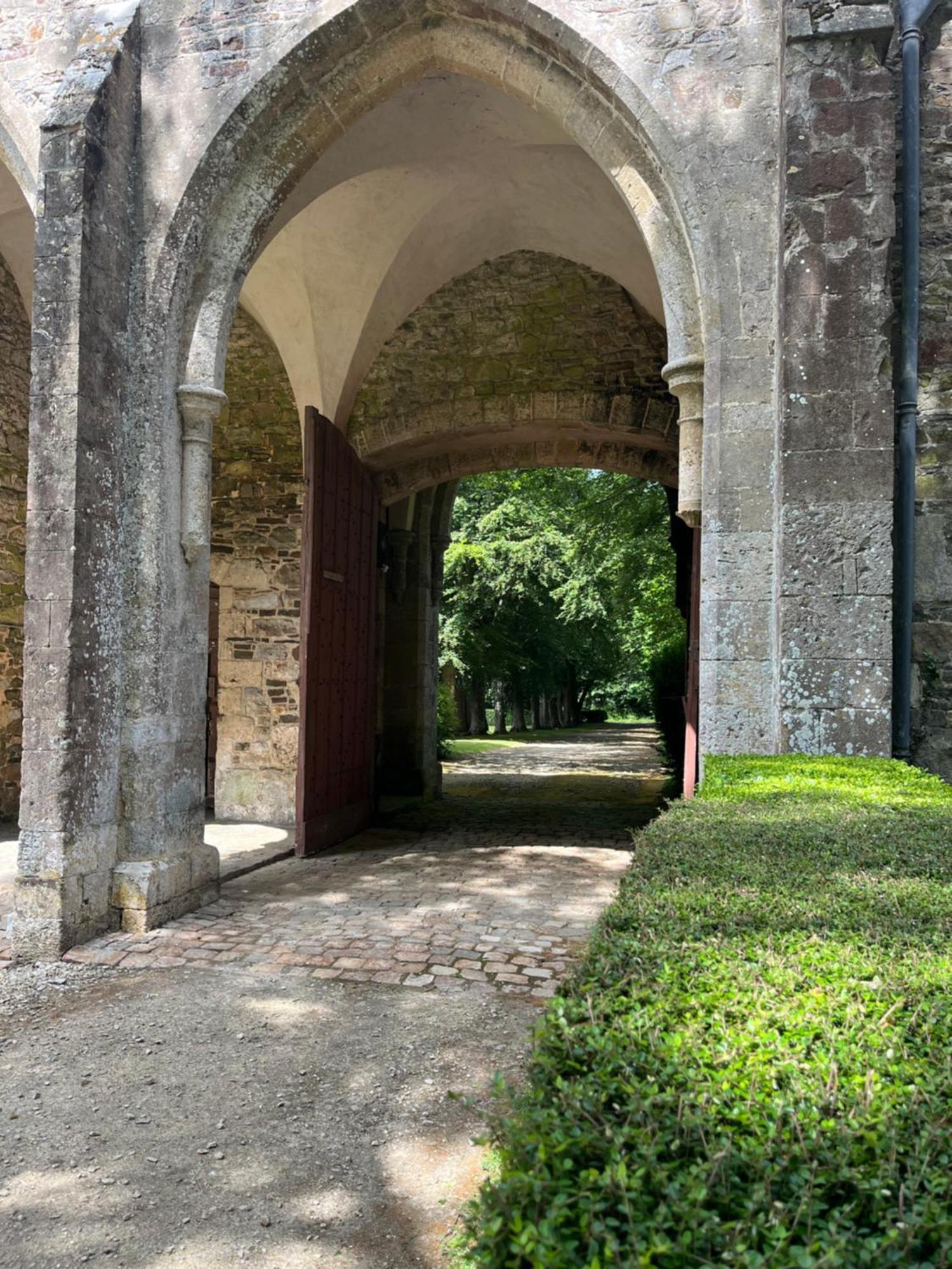 Neufmesnil Abbaye De Blanchelande Bed & Breakfast エクステリア 写真